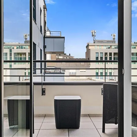 Appartement Modern 1-br With Balcony In Cessange