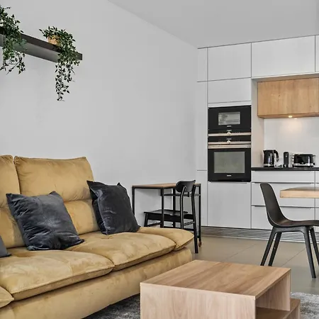 아파트 Modern 1-br With Balcony In Cessange *