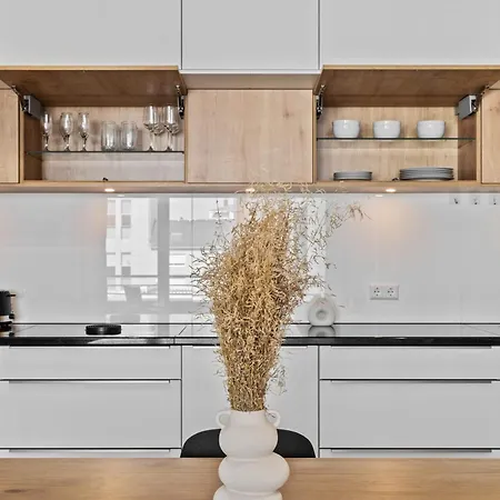 아파트 Modern 1-br With Balcony In Cessange *